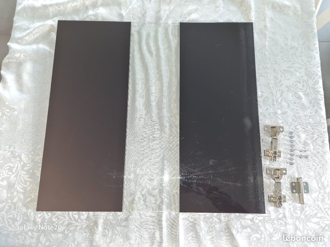 IKEA BESTÅ
X2 Porte/face de tiroir, brillant noir, verre (image 1)