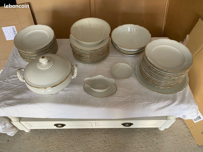 Ensemble de vaisselle en porcelaine allemande blanc et doré ancien vintage (image 1)