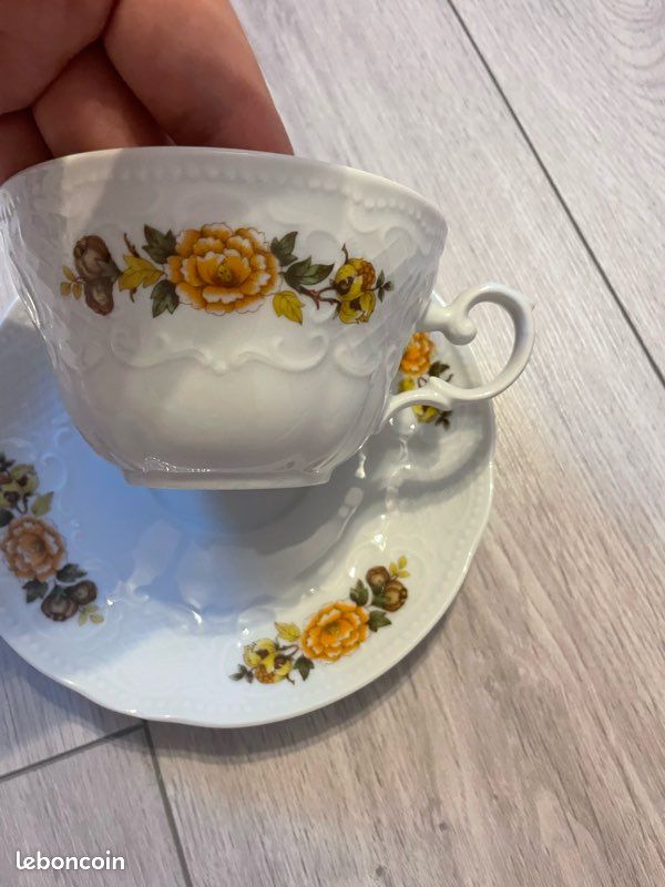 2 tasses et coupelles (image 3)