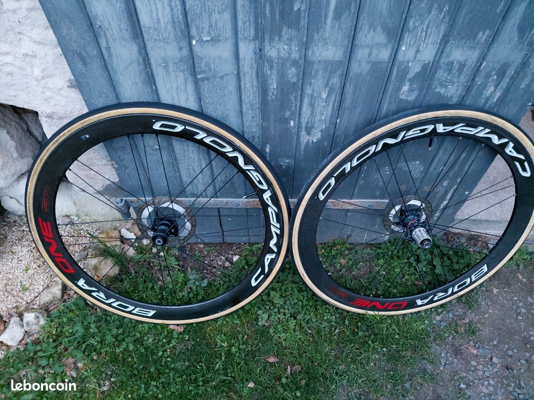 Paire De Roues Carbone Campagnolo Bora One 50mm, Frein Jante, Usure Sur La Piste De Freinage - Occasion