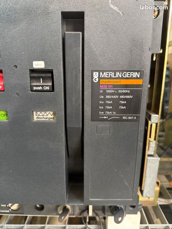 Disjoncteur de puissance klöckner moeller izm 32 nv-2500 – 2500a débrochable (image 2)