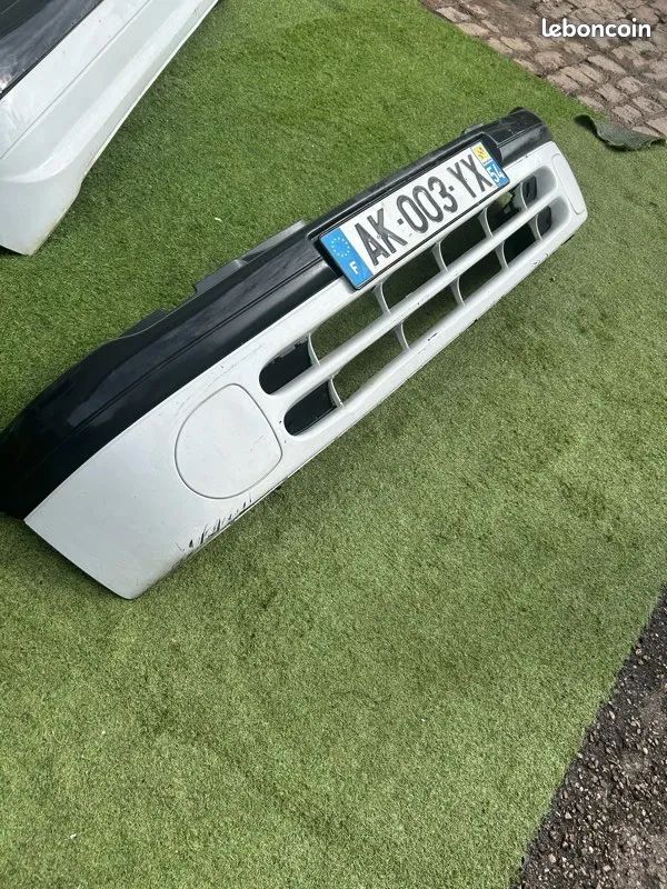 Pare-choc avant Clio 2 (image 1)