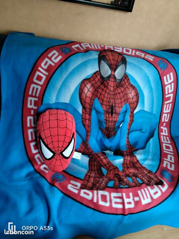 Plaid et coussin "Spiderman" (image 1)