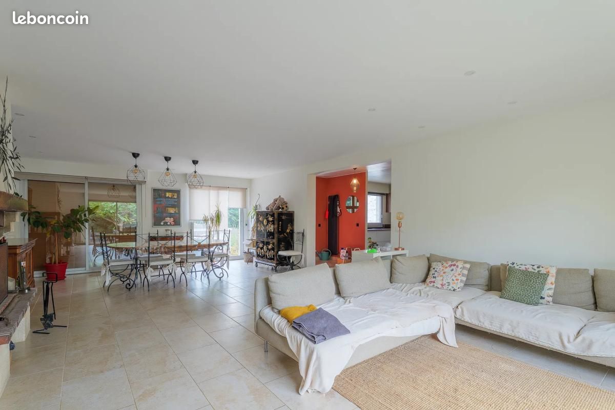 Maison 6 pièces 161 m² · à Ormesson-sur-Marne · 161 m² · 560 000 €
