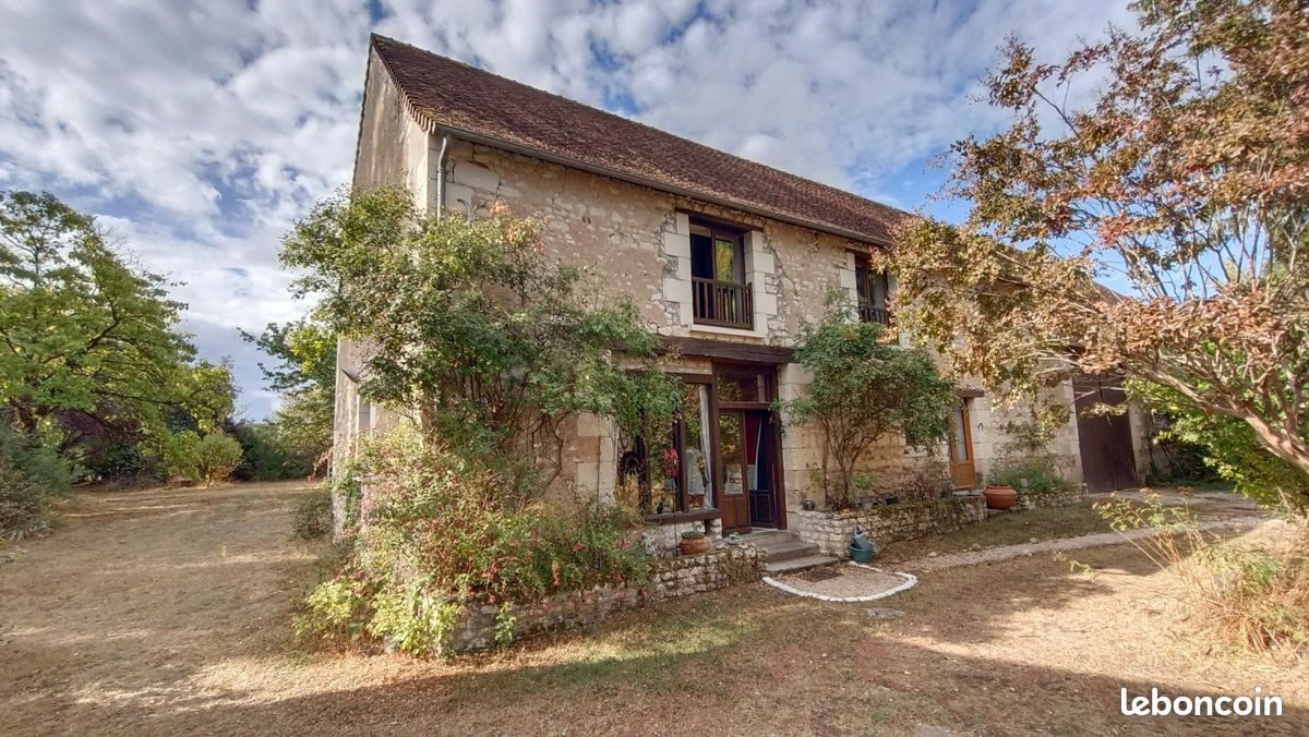 Maison 8 pièces 265 m² · à Marcé-sur-Esves · 265 m² · 333 333 €