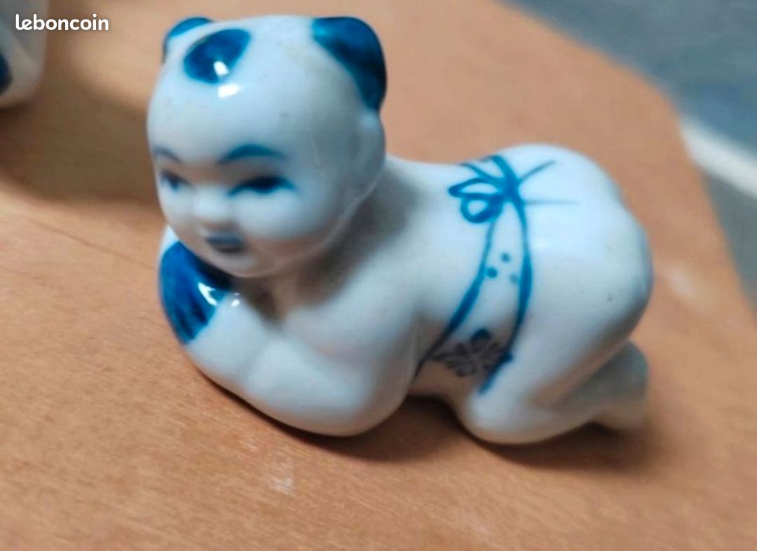 Ensemble Miniature Bébé Et œuf – Poupée Ancienne En Porcelaine
