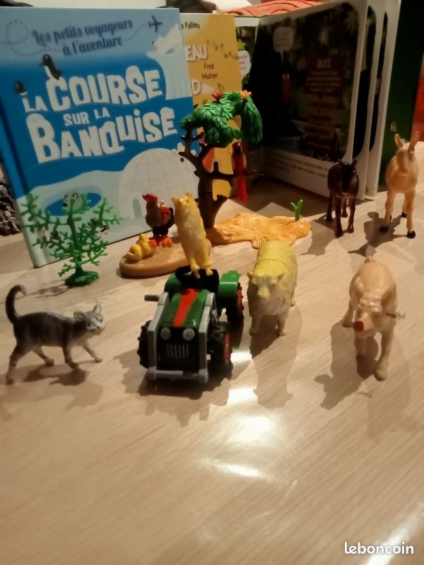 ANIMALS FARM, une banderille d'animaux et Tom, le tracteur (image 1)