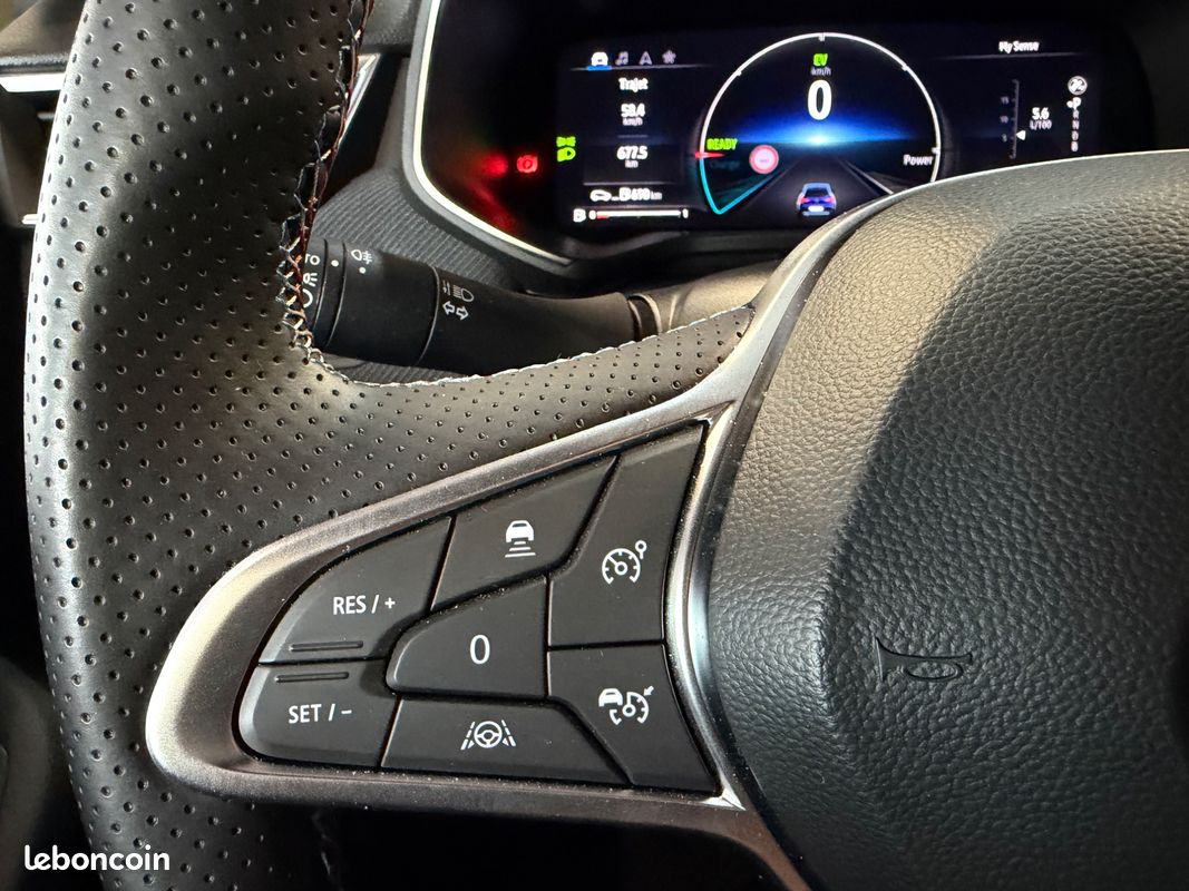 RENAULT CLIO 1.6 E-TECH 145 FULL-HYBRID ESPRIT ALPINE BVA + BOSE + CAMÉRa 360° (image 17)