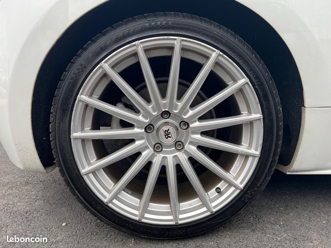 PEUGEOT RCZ 2.0 HDi FAP 160ch Magnetic Garantie 12 mois (image 16)