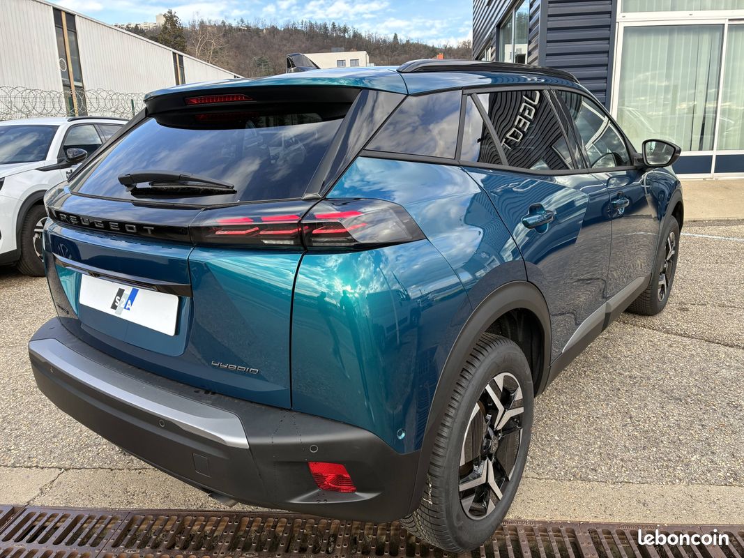 PEUGEOT 2008 Hybrid 110 e-DCS6 Allure (image 7)