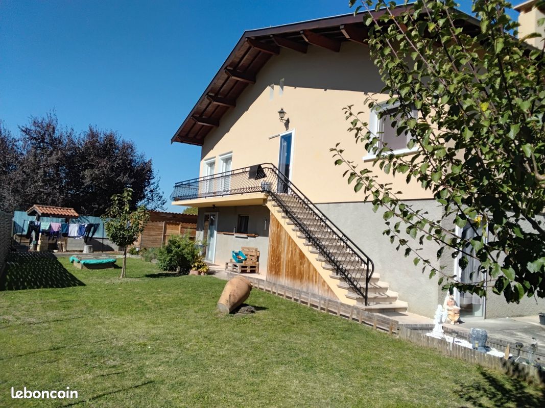 Maison 8 pièces 160 m² · à Saint-Paul-de-Jarrat · 160 m² · 280 000 €