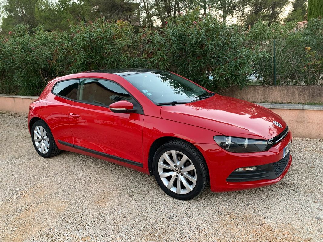 Scirocco 1,4 tsi , 122 cv essence rouge 203000 km année 2009 - Voitures