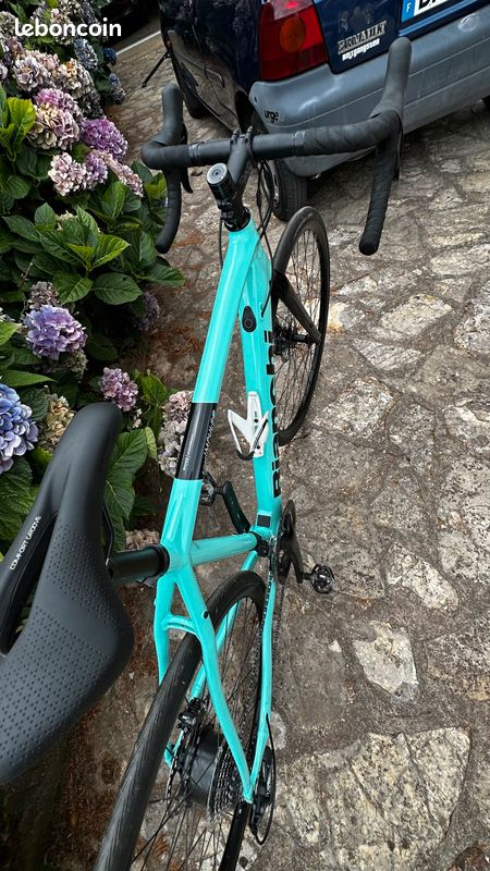 Vélo route électrique Bianchi (image 4)