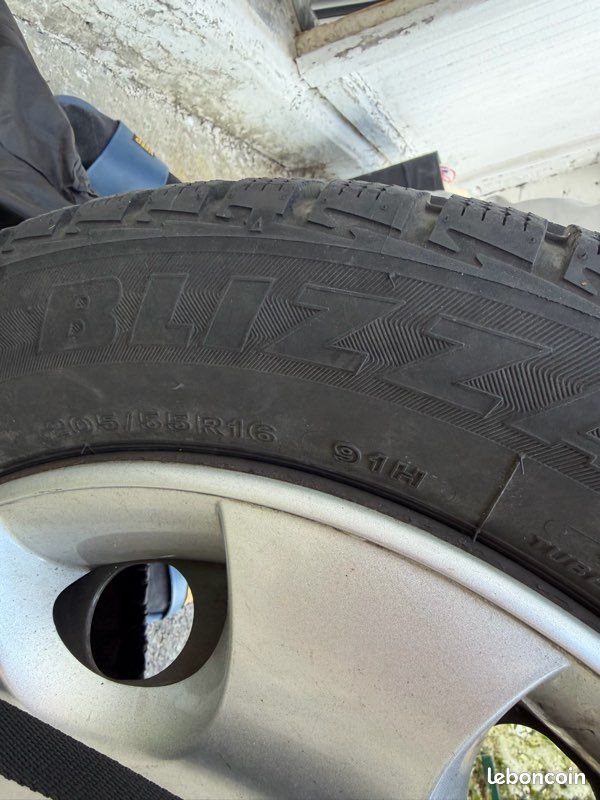 Pneu hiver 205/55 R16 91H (image 3)