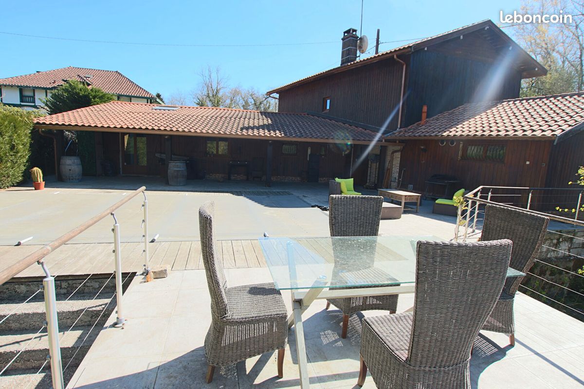 Maison 6 pièces 184 m² · à Belin-Béliet · 184 m² · 426 000 €