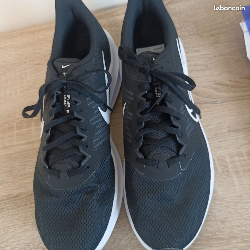 Une paire chaussure taille 47.5 pour homme (image 2)