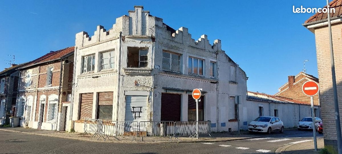 Maison 8 pièces 227 m² · à Bruay-la-Buissière · 227 m² · 49 500 €