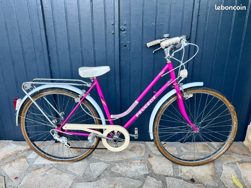 Vélo de ville Peugeot rose vintage prêt à rouler Vélos