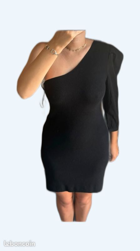 Robe Noire Bash – Taille S, Longueur Maxi (138 Cm), En Matière Synthétique, état Parfait