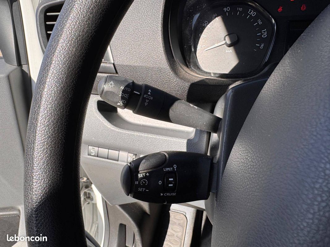 Opel vivaro fgn l1 1.5 diesel 120 ch pack clim (image 19)