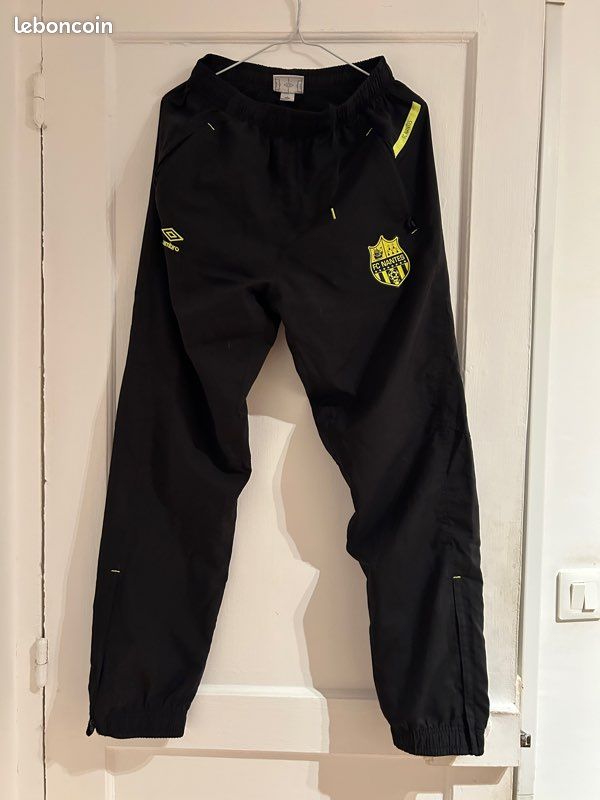 Short De Foot FC Nantes Umbro – Taille L, Marine, Training, Porté