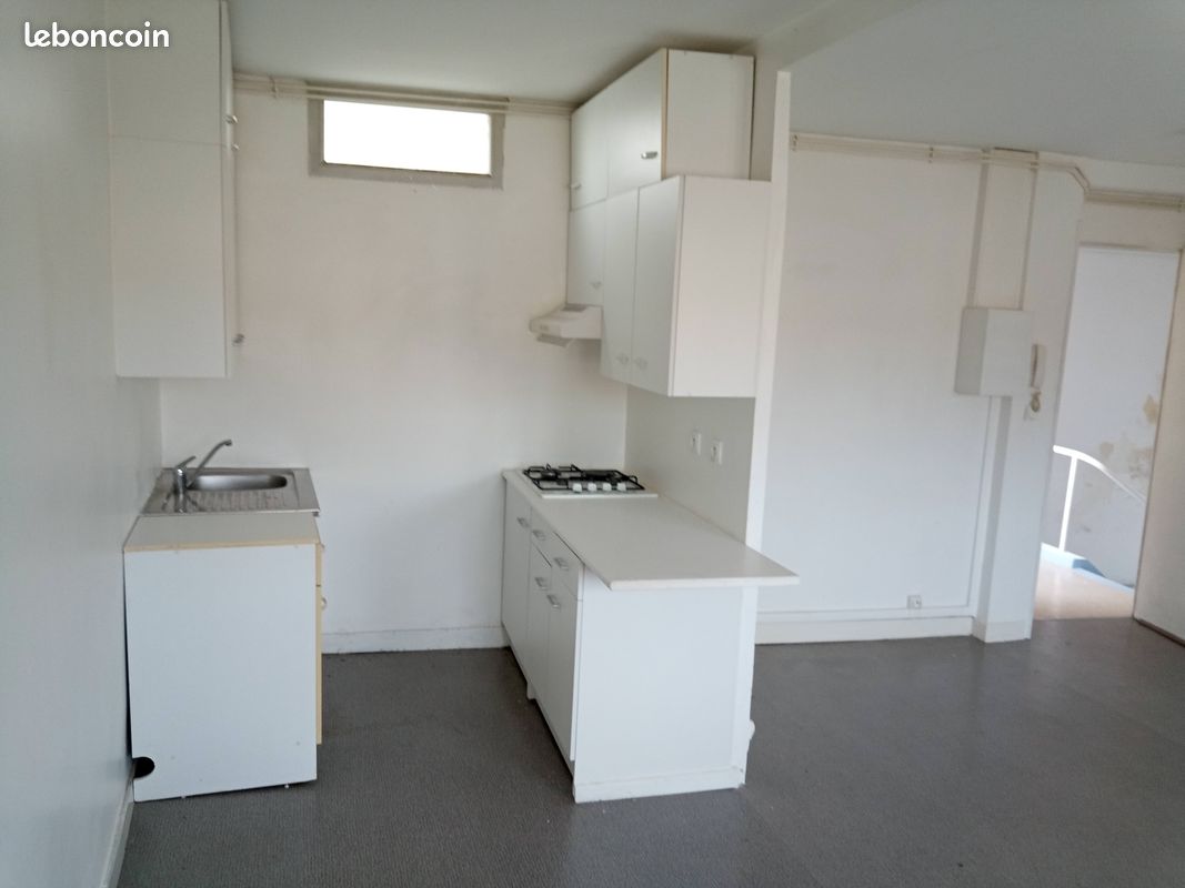 RIOM-F2 40m²- 599 Compris Chauffage - (image 3)