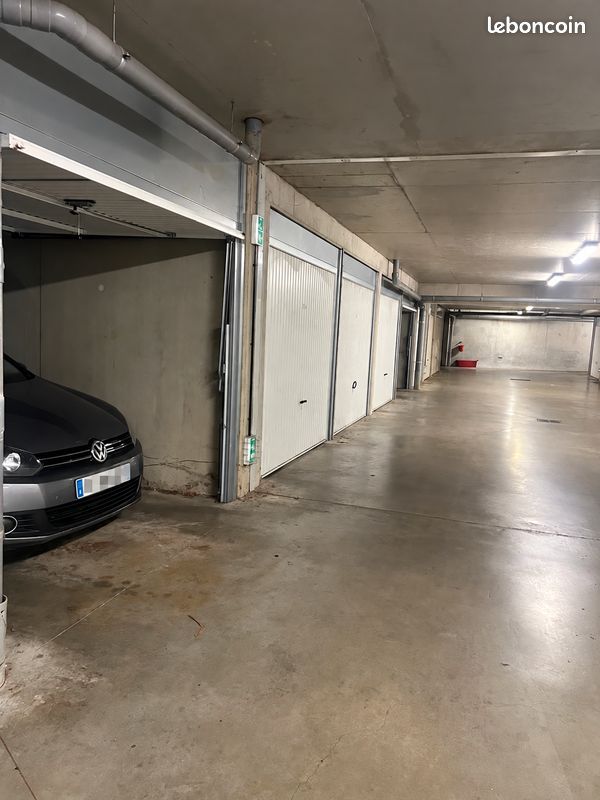 Parking 14 m² · à Vénissieux · 14 m² · 19 000 €