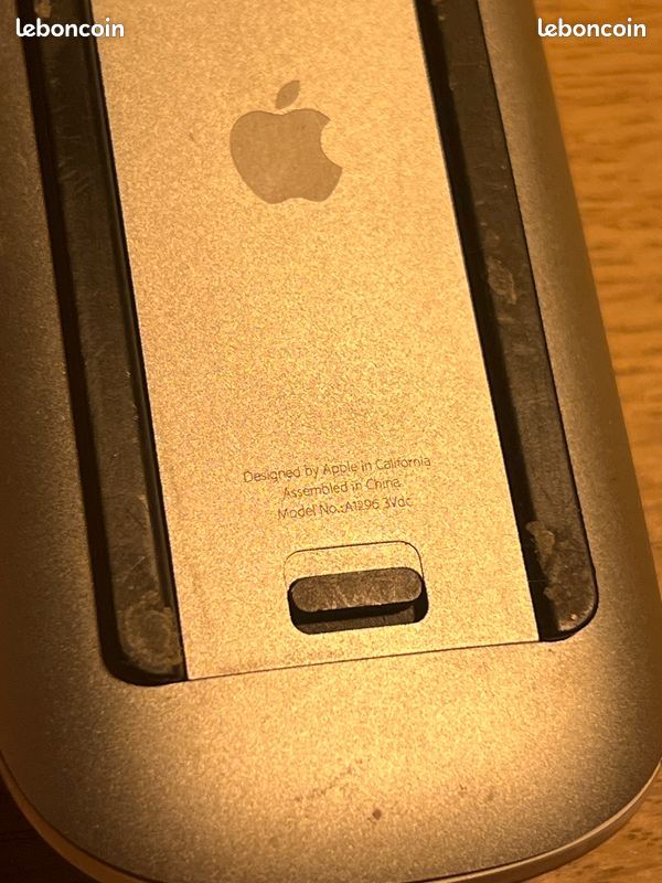 📢 À VENDRE : Souris Apple Magic Mouse (Modèle A1296) (image 2)