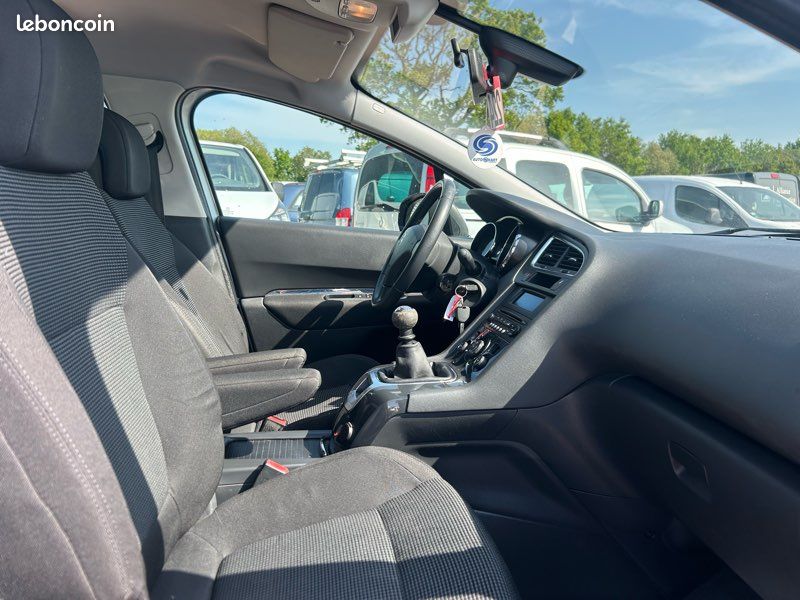 Peugeot 5008 1.6 HDI 112 cv 7 Places (image 5)