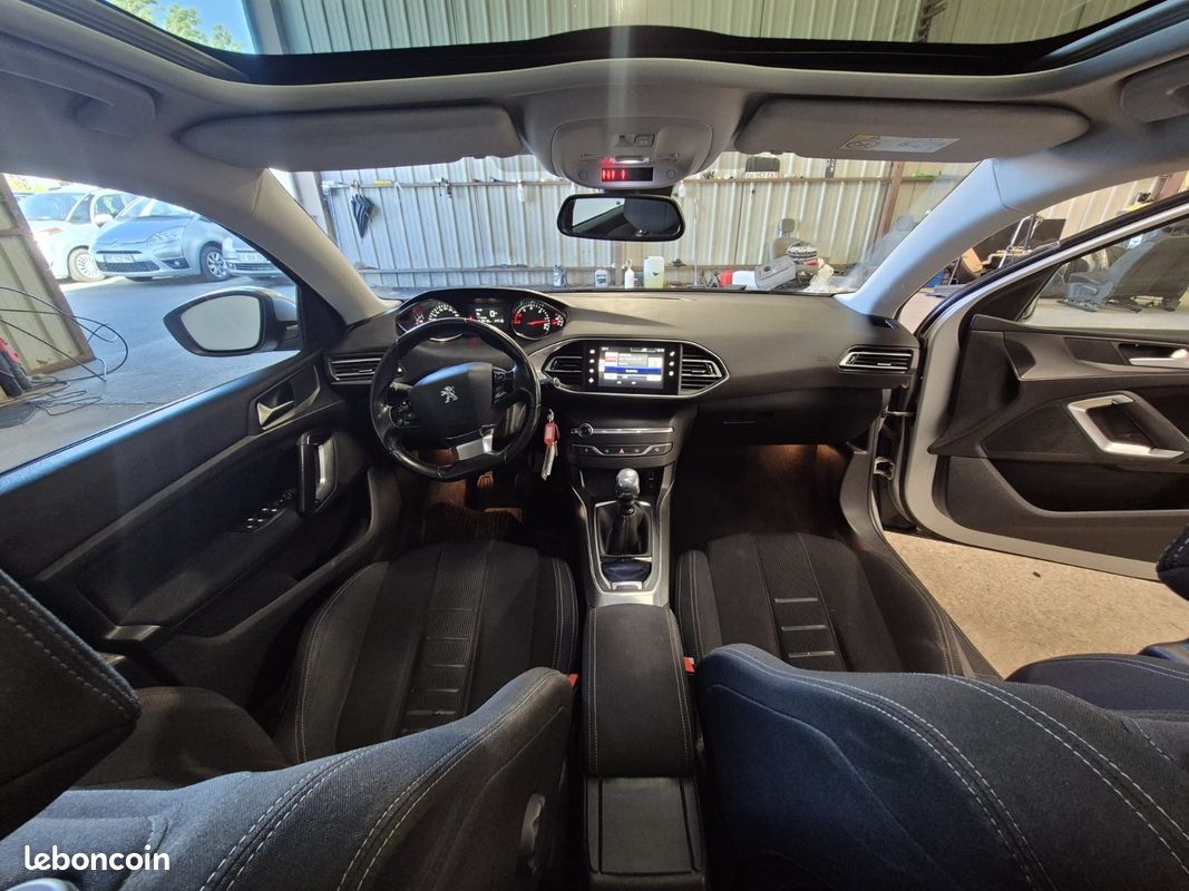 PEUGEOT 308 1.6 e-HDi 115ch FAP BVM6 Allure (image 9)
