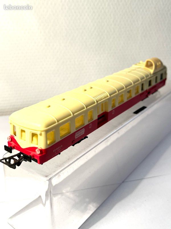 Locomotive Diesel Jouef X3827 – échelle HO, éclairage LED Inversé, SNCF Beige