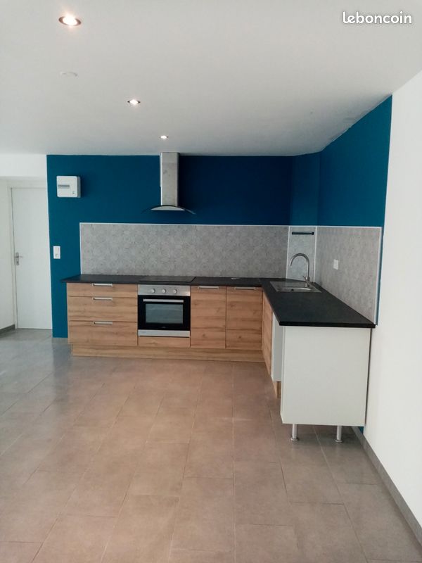 Appartement 3 pièces 85 m² · à Poitiers · 85 m² · 700 €