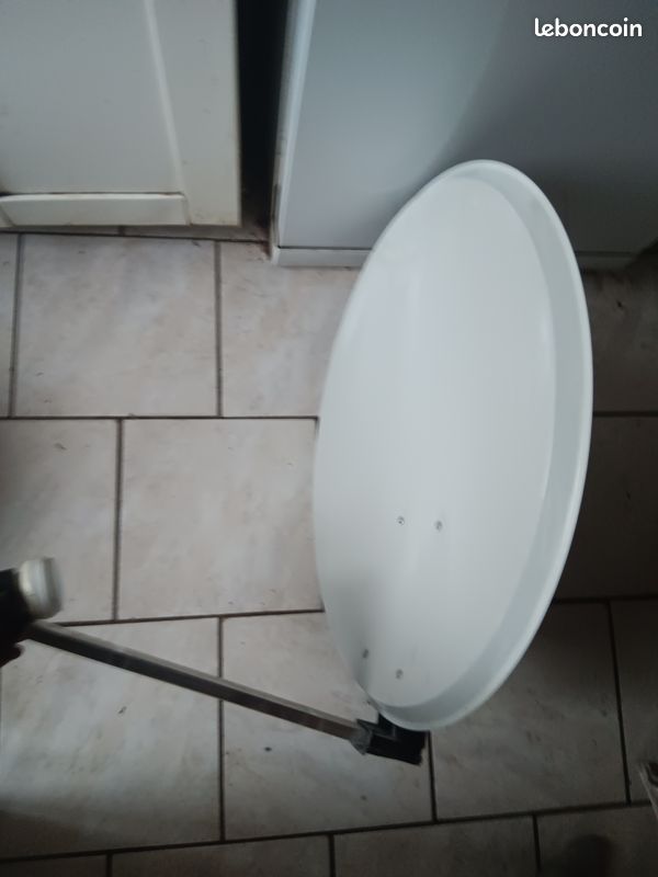 Parabole satellite (image 2)