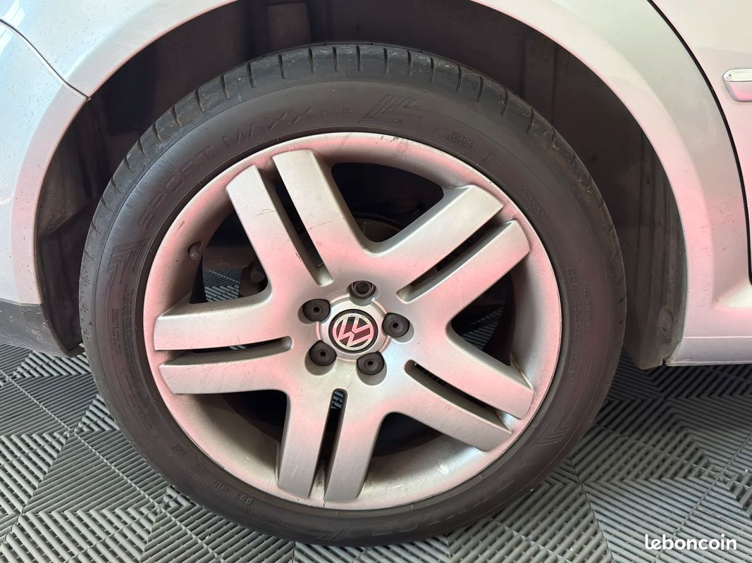 Volkswagen Bora 1.9 TDI Trendline BVM6 / Carplay / Suivi OK (image 23)