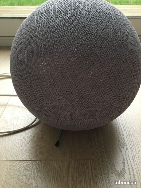 Lampe globe à poser (image 5)