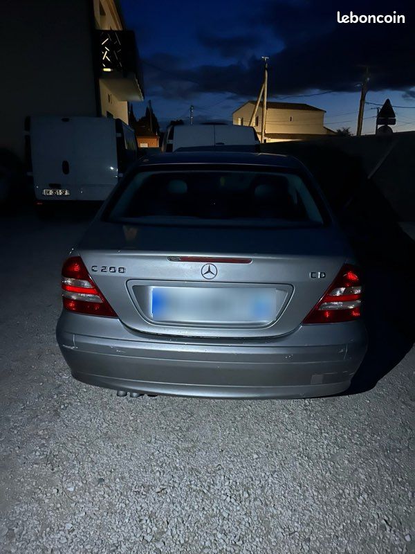 Mercedes Benz class C Négociable (image 1)