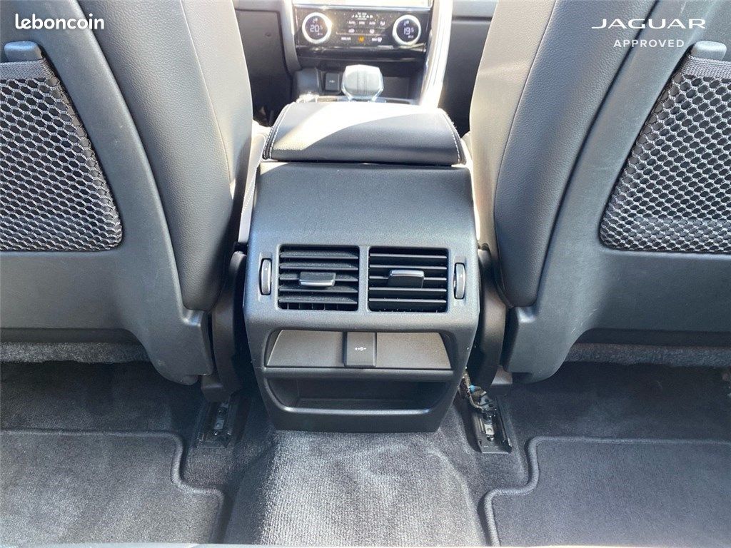 Jaguar E-PACE P-300E CH PHEV AWD BVA R-Dynamic SE (image 24)
