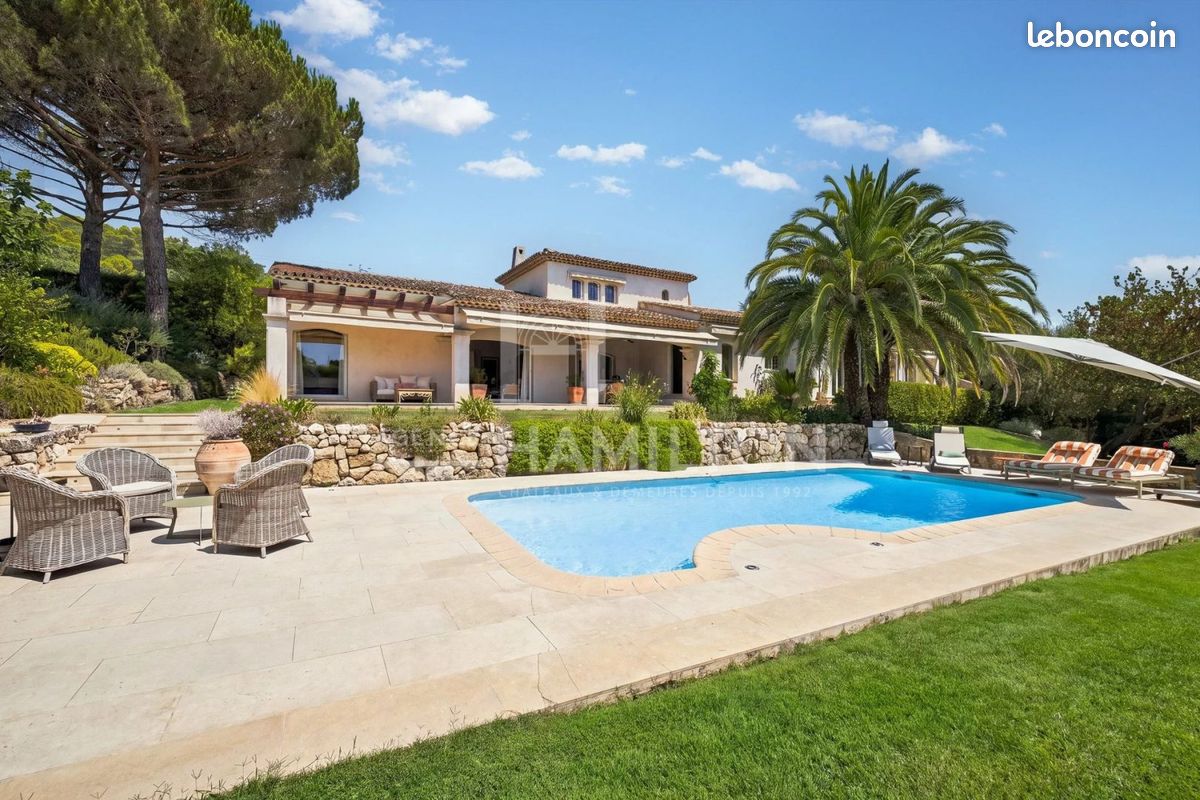 Maison 7 pièces 200 m² · à Châteauneuf-Grasse · 200 m² · 1 599 000 €