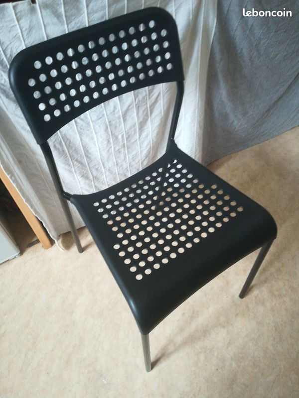 Chaise noire ikea ADDE (image 1)
