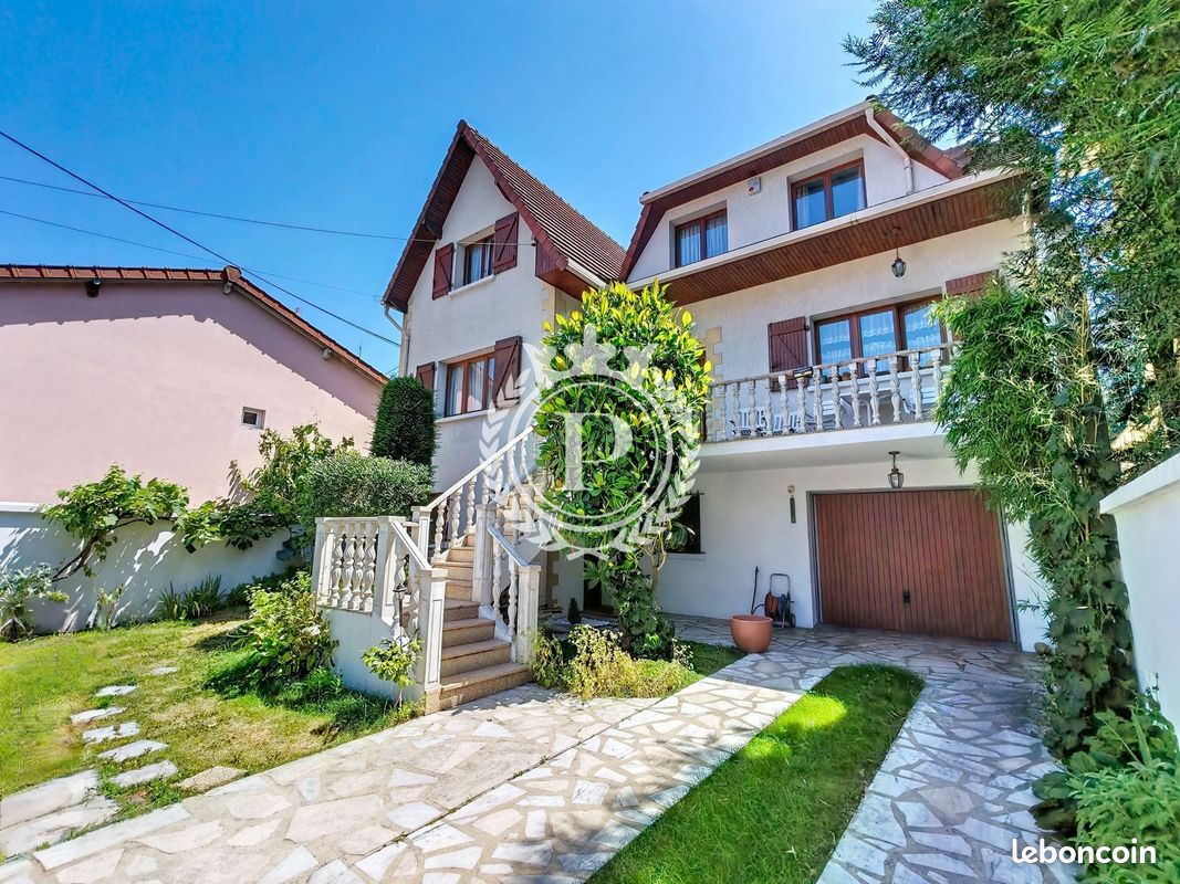 Maison 8 pièces 221 m² · à Livry-Gargan · 221 m² · 470 000 €