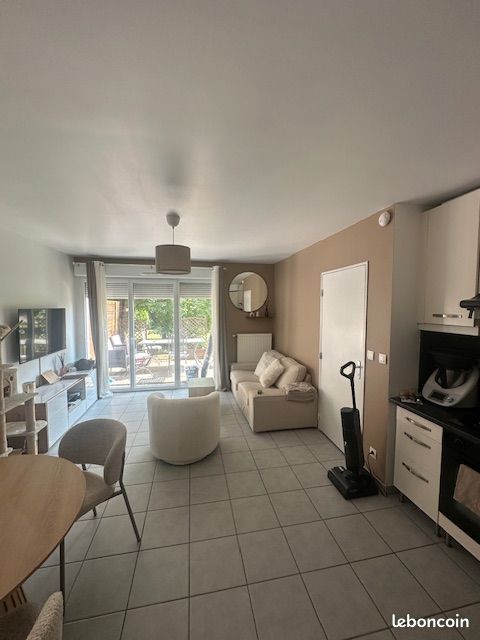Appartement 2 pièces 41 m² · à Saint-Priest · 41 m² · 836 €/mois