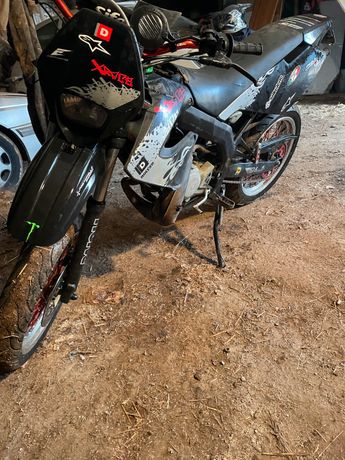 Plaque phare Duke Fifty noire – Pièce moto 50cc, 125cc