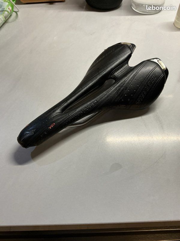 Selle ITALIA C2 pour vélo route gravel vtt vtc - Équipements vélos