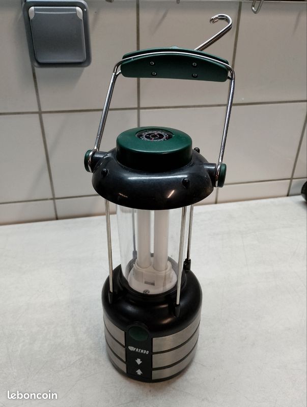 Lanterne de camping LED rechargeable rétro en métal, imperméable