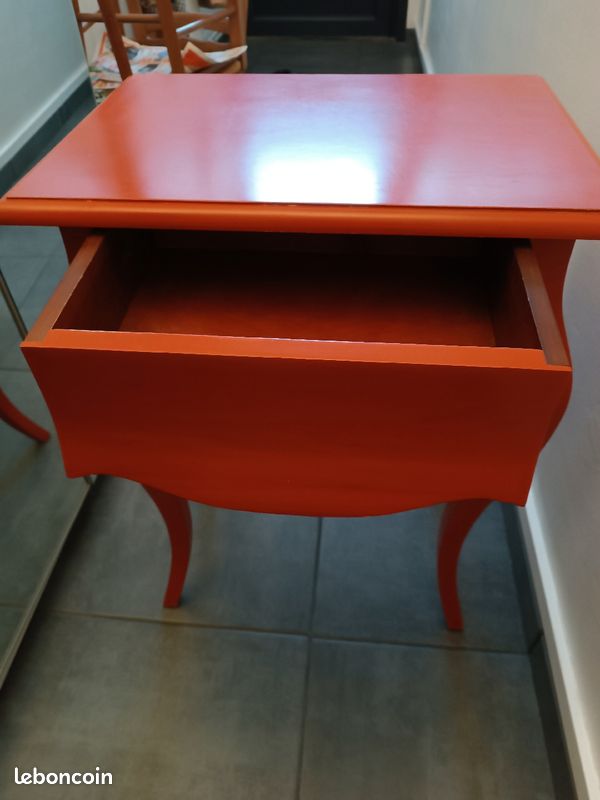 Petit meuble style console rouge (image 2)