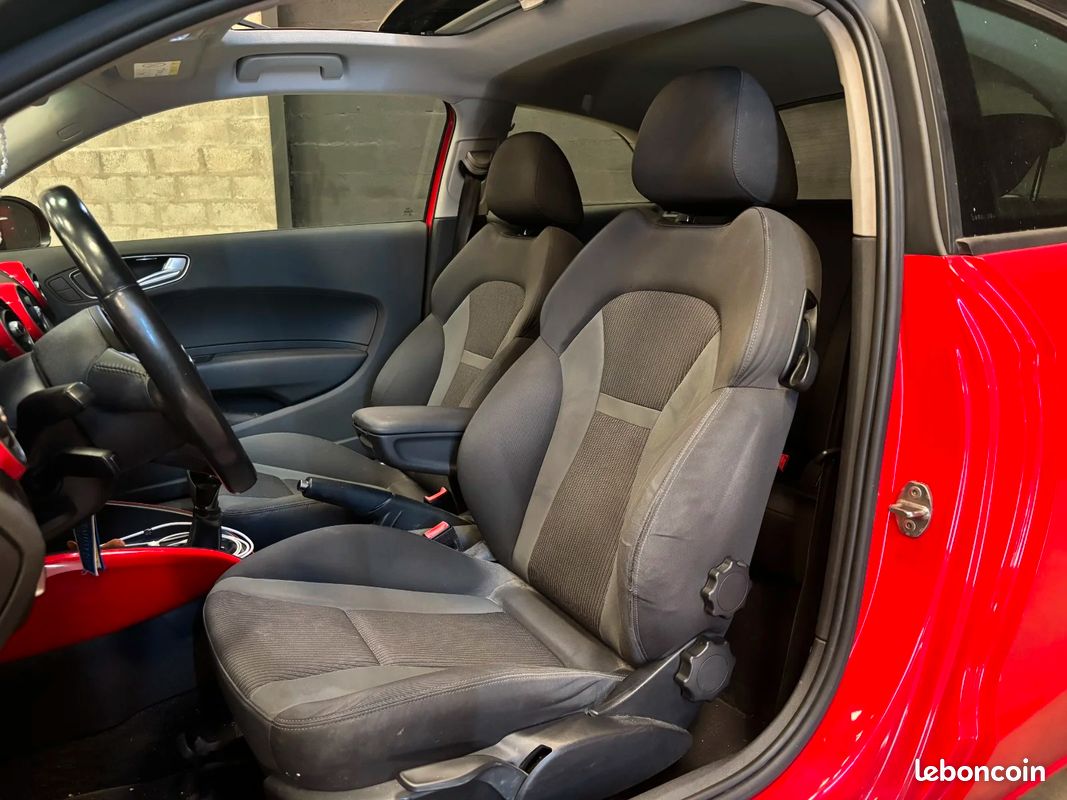 AUDI A1 A1 1.0 TFSI ultra 95 Ambiente * TOIT OUVRANT (image 9)