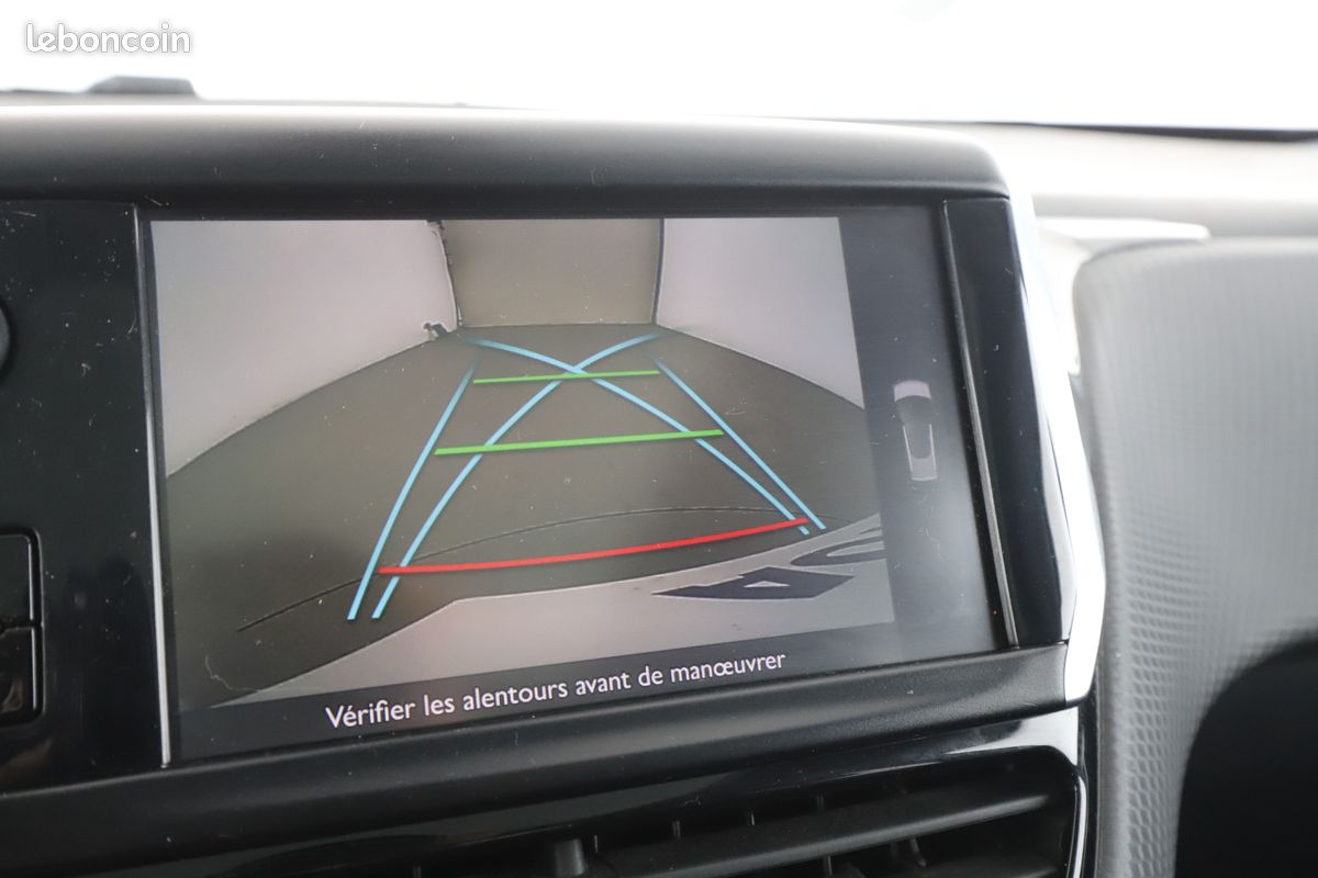Peugeot 2008 1.2 PureTech Crossway 110 ch (image 21)