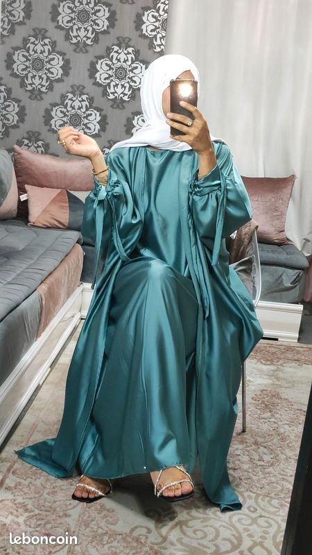 Robe Longue Abaya Bleue Taille Unique – Smodeste, Manches à Nœud, Style Régulier Maxi