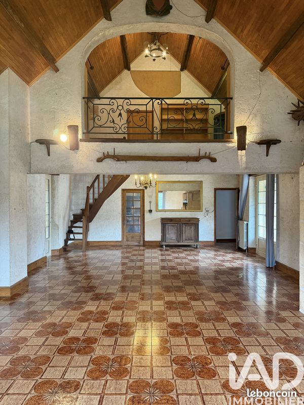Maison 11 pièces 309 m² · à Puy-l'Évêque · 309 m² · 670 000 €