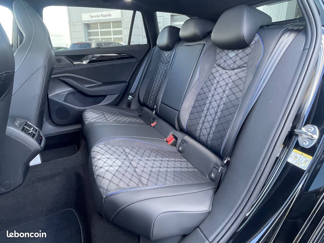 VOLKSWAGEN Passat 1.5 eHybrid 272 DSG6 R-Line (image 17)